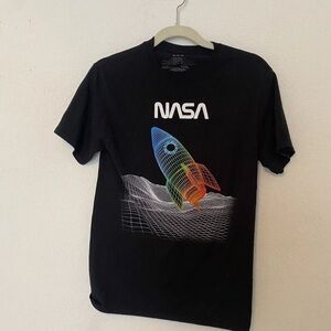 Nasa Boys T-Shirt XL Black Rainbow Gradient Shuttle Spaceship Rocket Graphic Tee